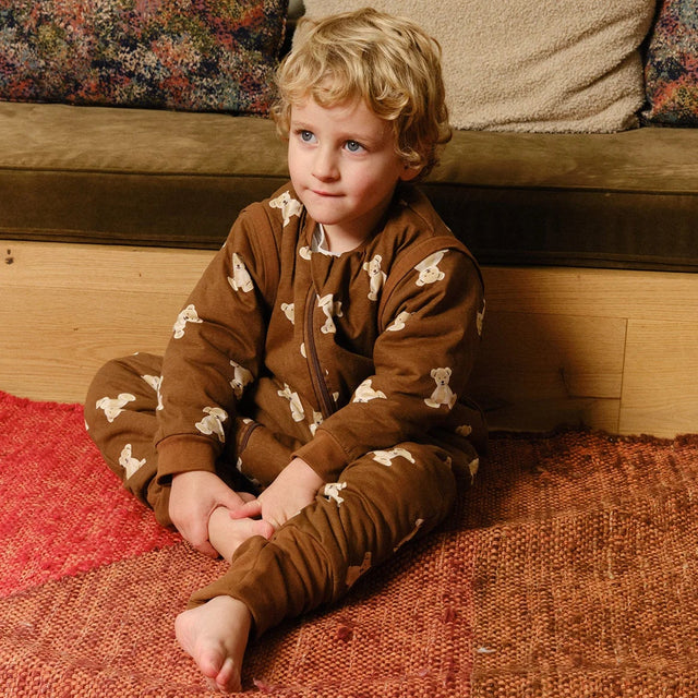 Molis&Co pižama - miegmaišis su rankovėmis, kojytėmis ir atverčiamomis kojinėmis TOG 1 Teddy Mocca