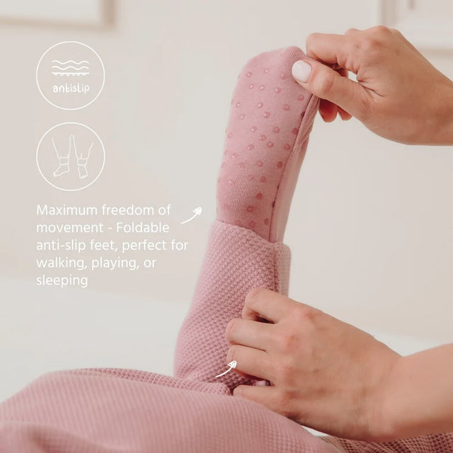 Meyco Baby Studio miegmaišis su kojytėmis, nusegamomis rankovėmis ir atverčiamomis kojinėmis TOG 2.5 Purple Pink
