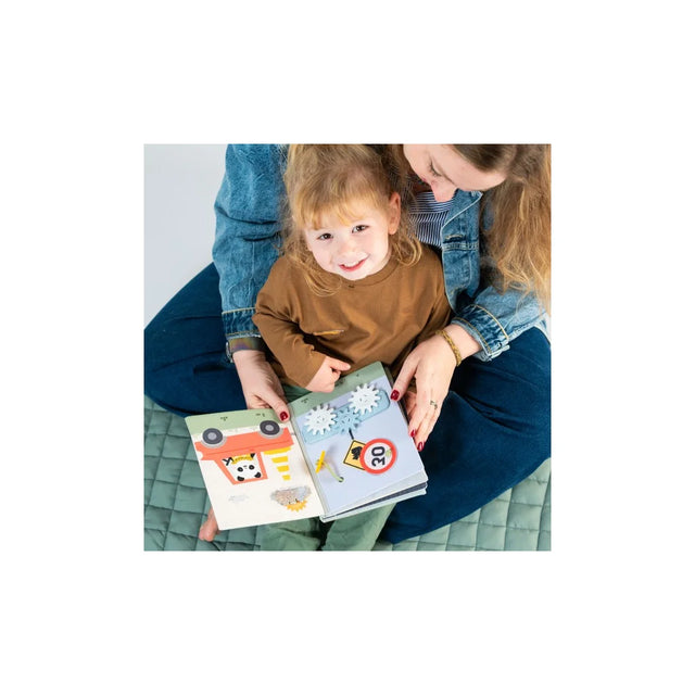 Taf Toys sensorinė užimtumo knygelė Tiny Traveler Busy Book, 18 mėn.+