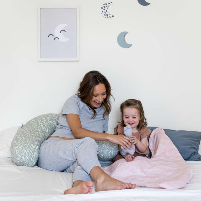 Doomoo Buddy toitmis- ja raseduspadi pilvine Kaki