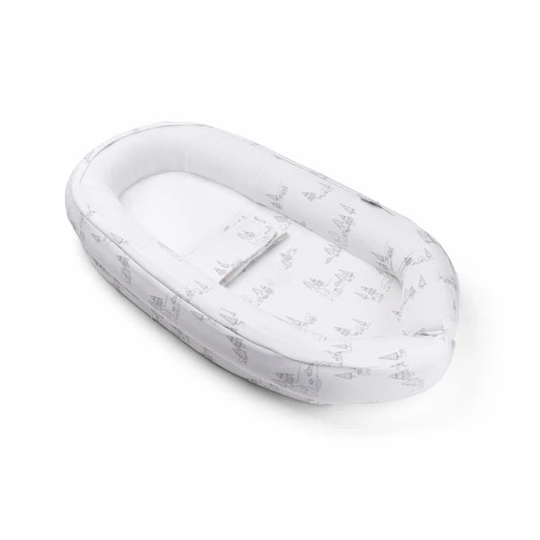 Doomoo beebipesa (vastsündinud voodi) "Liivakookon"/"COCOON"