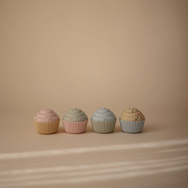 Mushie hariv mänguasja tassitorn – metsavärvid (mets)