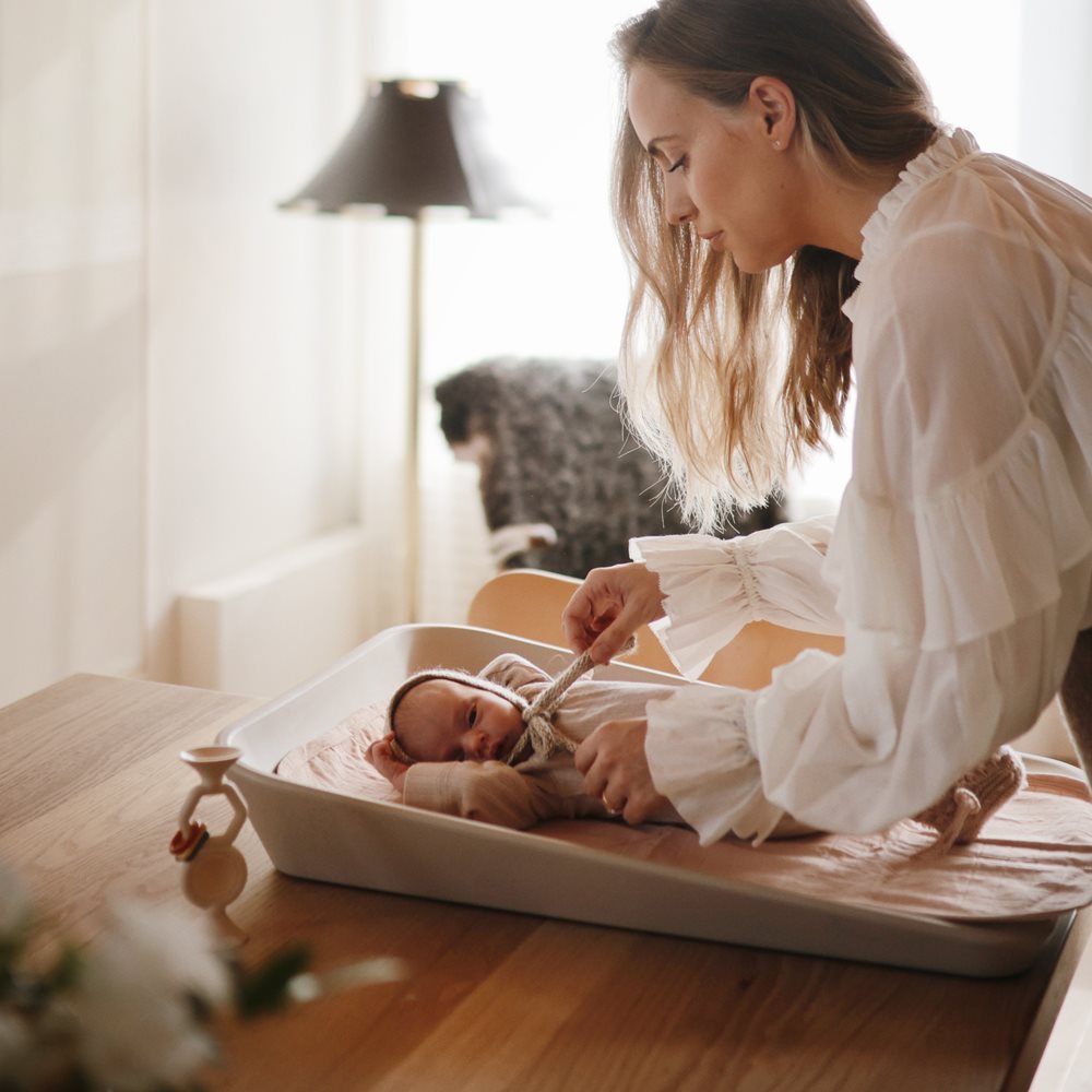 Mushie hariv mänguasja tassitorn – retrovärvid (retro)