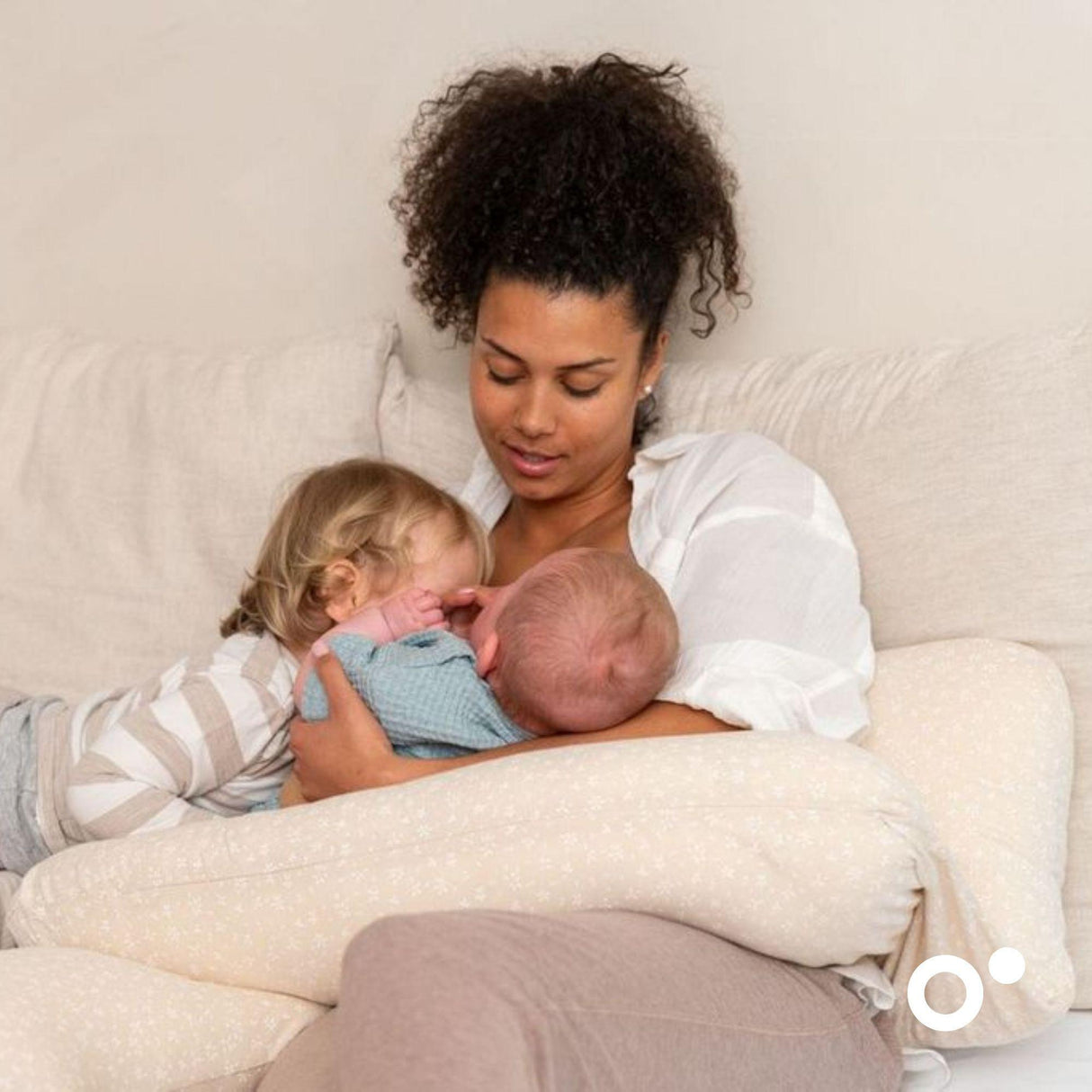 Doomoo Comfy Big toitmis- ja raseduspadi Tetra Grey