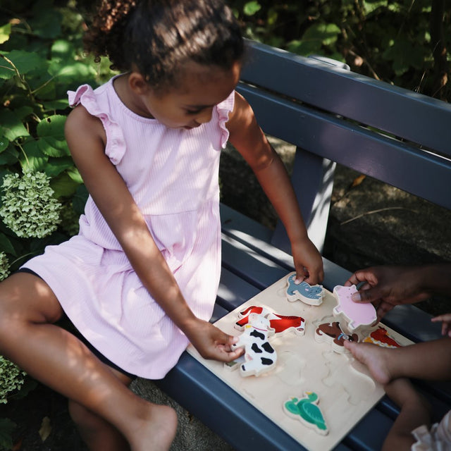 Mushie hariv mänguasja tassitorn – põhivärvid (originaal)