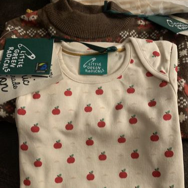 Väikeste Roheliste Radikaalide Orgaanilisest Puuvillast T-särk „Minu Silmaõunake“