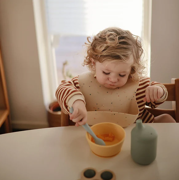 Mushie söögitarvete komplekt lastele Soft Lilac