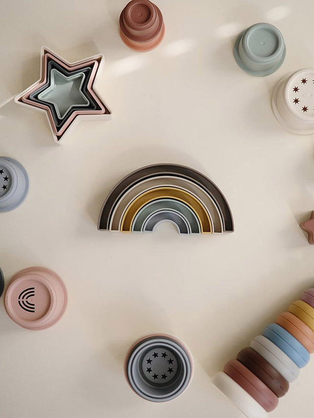 Mushie hariv mänguasi vikerkaaretorn Tropical