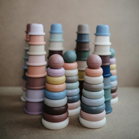 Mushie hariv mänguasjade ringtorn – naturaalsed värvid (originaal)