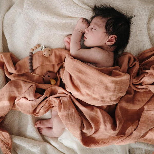 Mushie orgaaniline puuvillane musliinmähe Tawny Birch