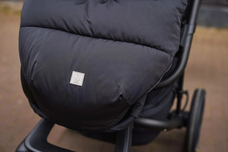 Jollein šiltas vokelis vežimėliui Puffed Black, 110×52 cm