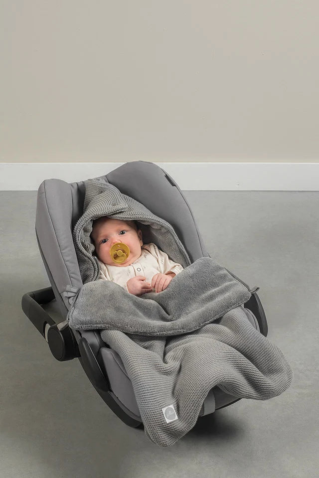 Jollein šiltas vokelis autokėdutei 0+ ir vežimėliui Basic Knit Stone Grey