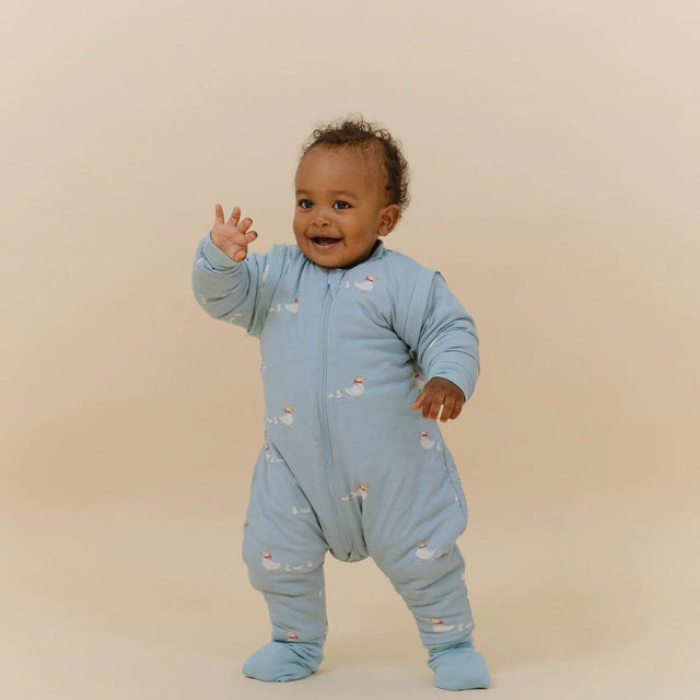 Molis&Co pižama - miegmaišis su rankovėmis, kojytėmis ir atverčiamomis kojinėmis TOG 2.5 Duck Family