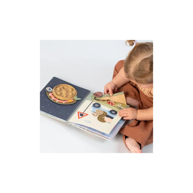 Taf Toys sensorinė užimtumo knygelė Tiny Traveler Busy Book, 18 mėn.+