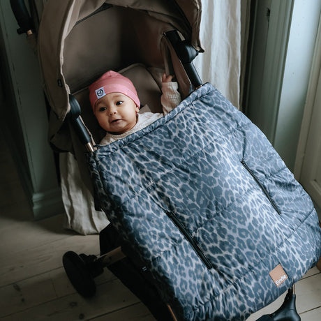Elodie Details Cozy Cover 2in1 šiltas uždangalas nešioklei ir vežimėliui Le Leopard
