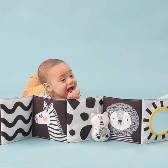 Taf Toys dvipusė kontrastinė knygelė kūdikiui Savannah Black & White Book, 0 mėn.+