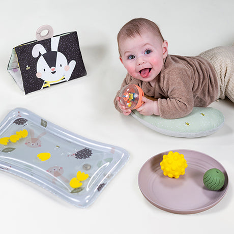 Taf Toys Tummy Time Essentials Kit lavinamasis rinkinys gulėjimui ant pilvuko, 7 dalių