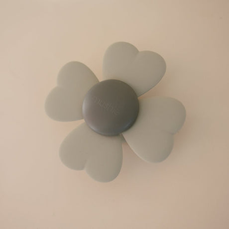 Mushie hariv mänguasja tassitorn – põhivärvid (originaal) 