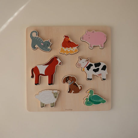 Mushie hariv mänguasja tassitorn – põhivärvid (originaal) 