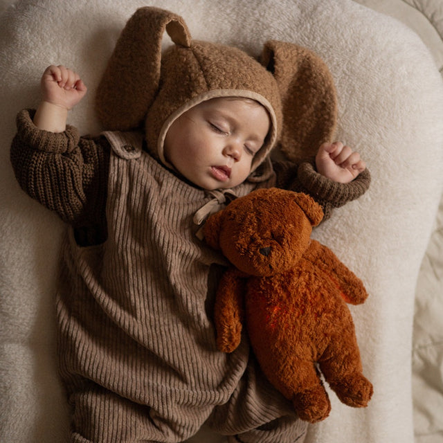 New Moonie 2.0 orgaaniline sumisev karu - karamellikarva unepadi helisalvestusfunktsiooniga 