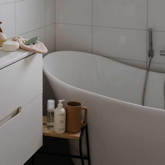 Mushie hariv mänguasja tassitorn – retrovärvid (retro) 