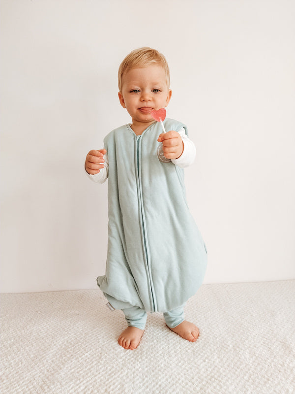 Natulino NATURALS LITTLE WALKERS™ ühekihiline beebi magamiskott GOTS celadon (piparmünt)