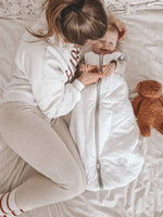 Natulino BabyComfort kahekihiline beebi magamiskott (valged hallid lained / piparmündi värv) 